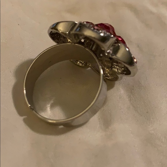 Ring - Picture 2 of 4